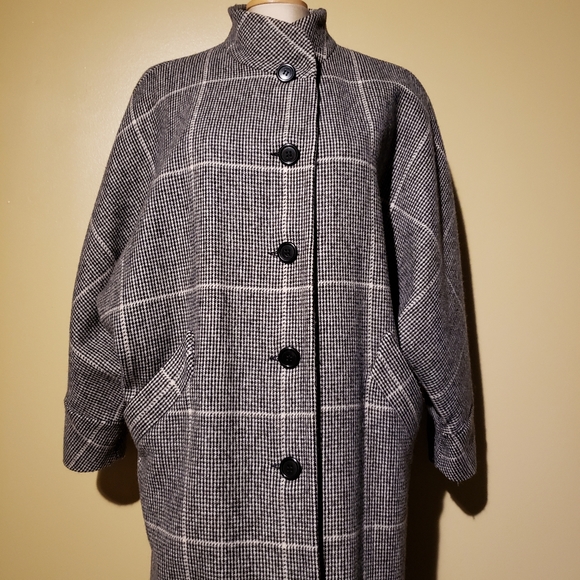 Wool blend coat by Alorna. - Picture 8 of 9